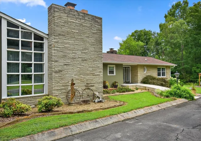 2nd image of 615 Narrows Rd, Shelbyville, TN 37160 | MLS# 3306031