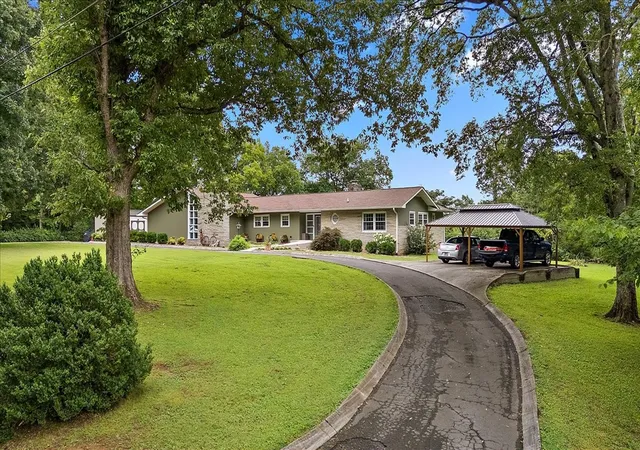 Photo 2 of Single family home for sale at 615 Narrows Rd, Shelbyville, TN 37160 | MLS# 3306031 | Listing updated on 2026-09-13