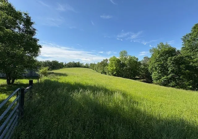 Photo 3 of Sale Pending at 1 Topsy Store Rd, Waynesboro, TN 38485 | MLS# 3305645 | Listing updated on 2026-08-15