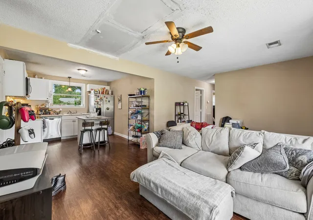 Photo 3 of Single family home for sale at 311 Rue Le Mans Dr, Clarksville, TN 37042 | MLS# 3308958 | Listing updated on 2026-09-06