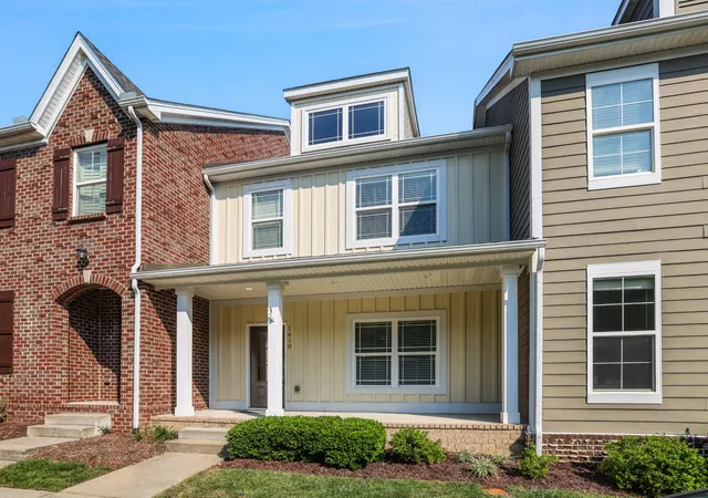 Photo 2 of Townhouse for sale at 1610 Shadow Green Dr, Franklin, TN 37064 | MLS# 3501371 | Listing updated on 2026-09-30
