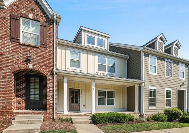 Photo 3 of Townhouse for sale at 1610 Shadow Green Dr, Franklin, TN 37064 | MLS# 3501371 | Listing updated on 2026-09-30