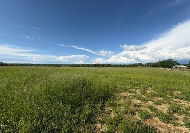 Photo 3 of Sale Pending at 1 Topsy Rd, Waynesboro, TN 38485 | MLS# 3305658 | Listing updated on 2026-08-19