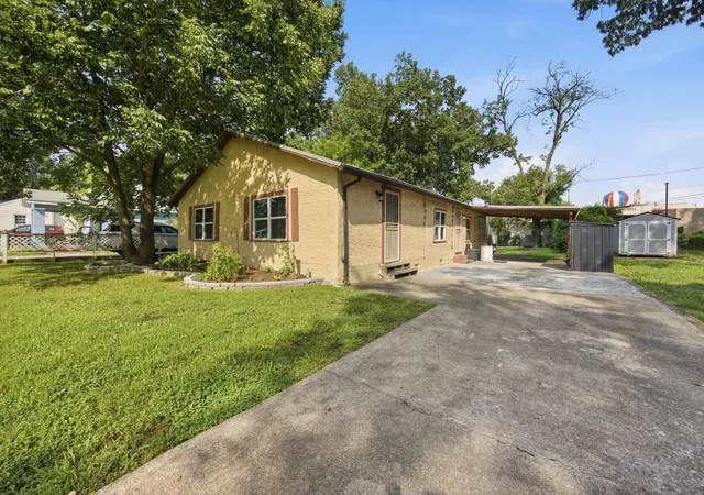 Photo 2 of Single family home for sale at 206 Maplewood Ave, Chattanooga, TN 37411 | MLS# 3305677 | Listing updated on 2026-09-15
