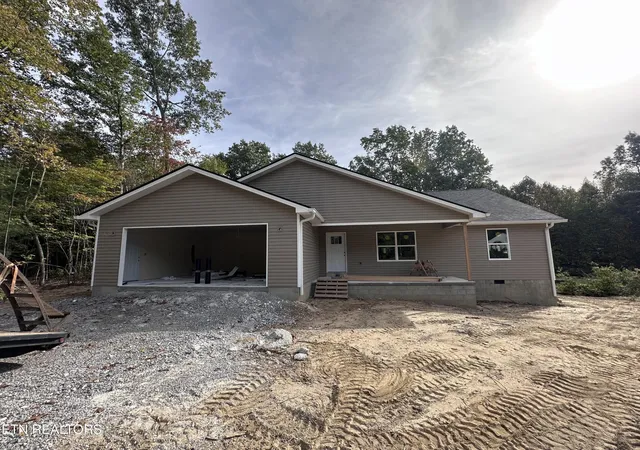 Photo 1 of Single family home for sale at 250 Stone Cliff Ln, Jamestown, TN 38556 | MLS# 3305740 | Listing updated on 2026-10-15