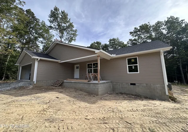 Photo 2 of Single family home for sale at 250 Stone Cliff Ln, Jamestown, TN 38556 | MLS# 3305740 | Listing updated on 2026-10-15