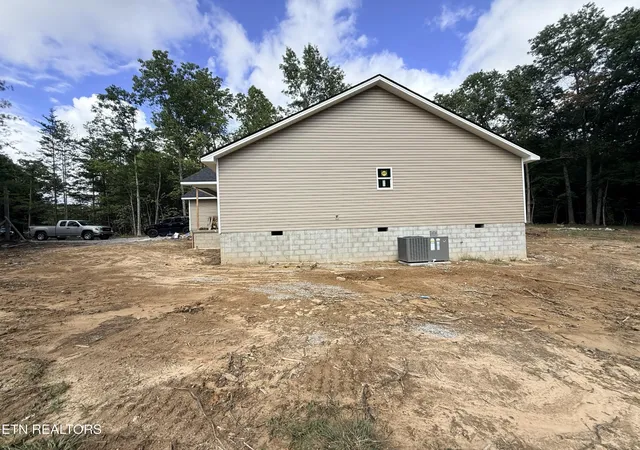Photo 3 of Single family home for sale at 250 Stone Cliff Ln, Jamestown, TN 38556 | MLS# 3305740 | Listing updated on 2026-09-25