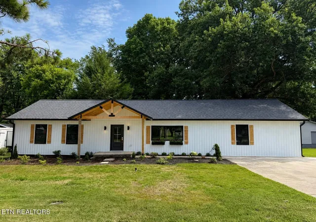2nd image of 412 Sherwood Dr, Maryville, TN 37801 | MLS# 3317253