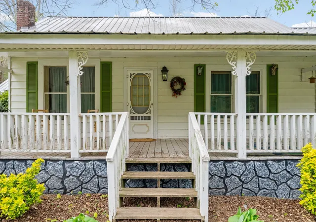 Photo 2 of Single family home for sale at 35 Bud Parker Ln, Erin, TN 37061 | MLS# 3306190 | Listing updated on 2026-09-03