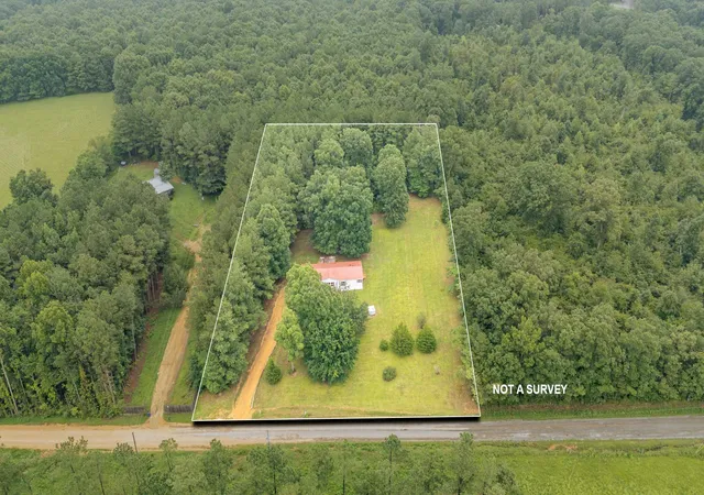 Photo 3 of Manufactured home for sale at 4042 May Branch Rd, Iron City, TN 38463 | MLS# 3306139 | Listing updated on 2026-08-25