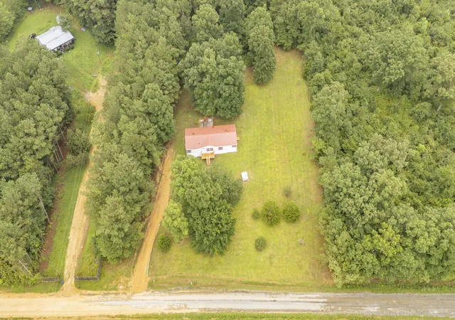 Photo 3 of Manufactured home for sale at 4042 May Branch Rd, Iron City, TN 38463 | MLS# 3306139 | Listing updated on 2026-08-25