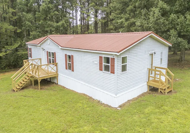 Photo 4 of Manufactured home for sale at 4042 May Branch Rd, Iron City, TN 38463 | MLS# 3306139 | Listing updated on 2026-08-25