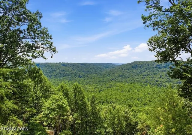 Photo 2 of Single family home for sale at 583 Cliff Park Rd, Monterey, TN 38574 | MLS# 3305894 | Listing updated on 2026-09-30