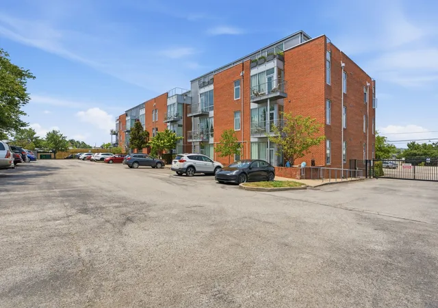 2nd image of 926 Woodland St, Nashville, TN 37206