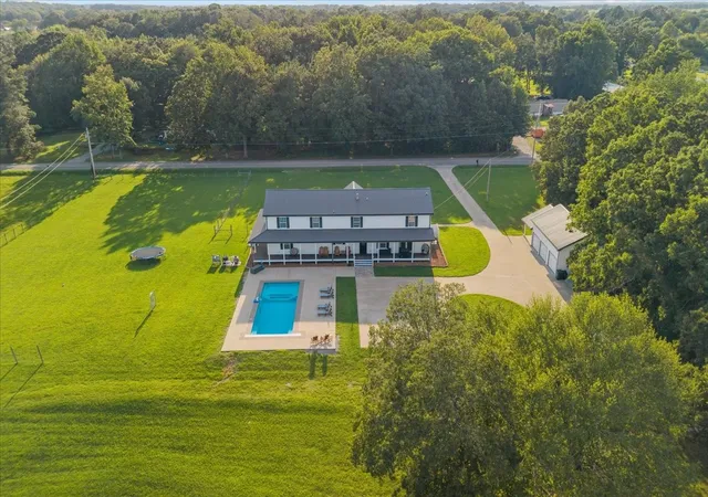 1st image of 1015 Garners Creek Rd, Dickson, TN 37055 | MLS# 3306385