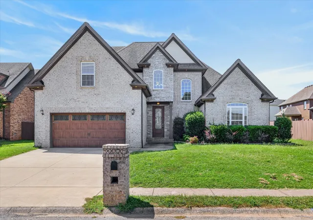 2nd image of 304 Retriever Ct, Clarksville, TN 37043 | MLS# 3319808