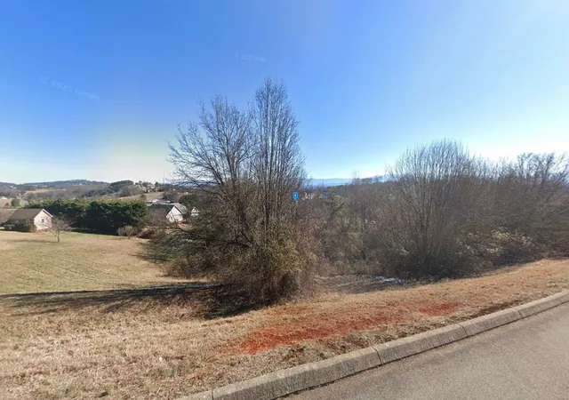 2nd image of 425 Summerhill Dr, Kodak, TN 37764 | MLS# 3306013