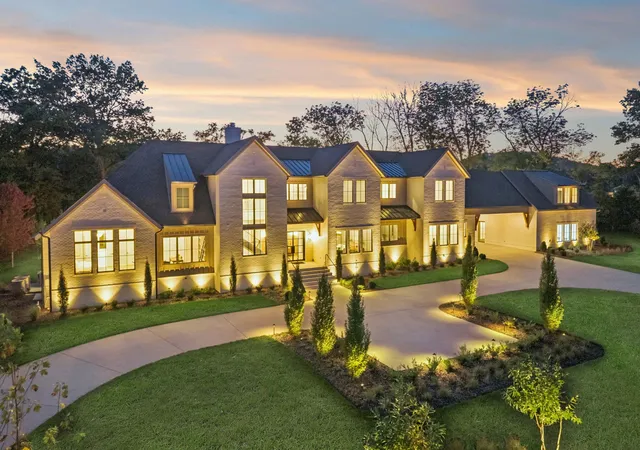 Photo 2 of Mansion for sale at 1705 Reflection Ln, Brentwood, TN 37027 | MLS# 3510295 | Listing updated on 2026-10-12
