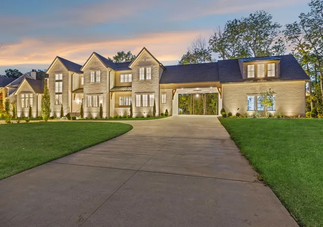 Photo 3 of Mansion for sale at 1705 Reflection Ln, Brentwood, TN 37027 | MLS# 3510295 | Listing updated on 2026-10-12
