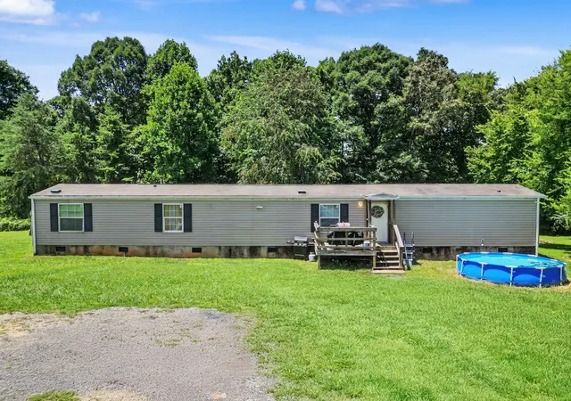 1st image of 330 Oak Leaf Cir, Maryville, TN 37804 | MLS# 3306085