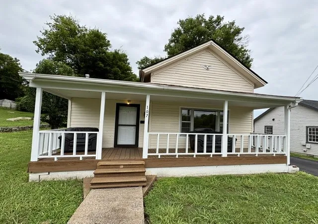 1st image of 107 E 13th St, Columbia, TN 38401 | MLS# 3306059