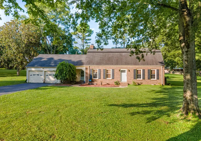 1st image of 105 Cayce Valley Dr, Columbia, TN 38401 | MLS# 3306091