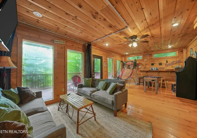 2nd image of 1322 Ridgefield Dr, Sevierville, TN 37876 | MLS# 3514837