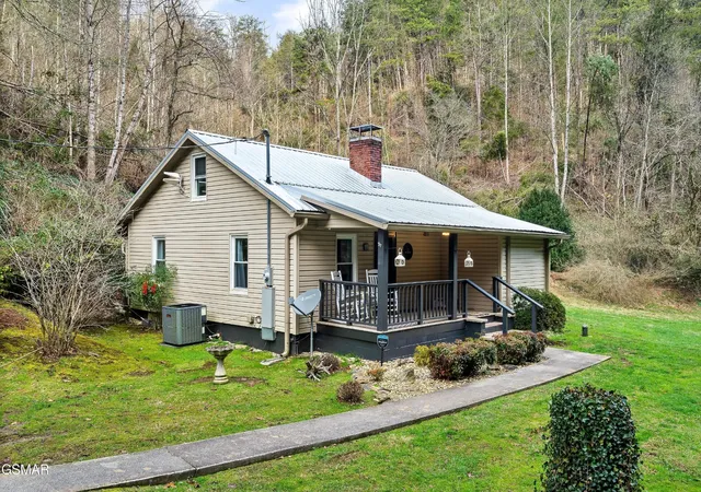 Single family home for sale at 1105 King Branch Rd, Sevierville, TN 37876 | MLS# 3306172