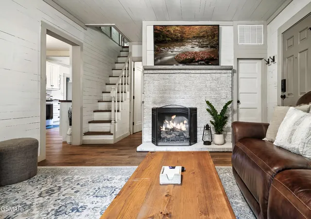 Photo 3 of Single family home for sale at 1105 King Branch Rd, Sevierville, TN 37876 | MLS# 3306172 | Listing updated on 2026-09-25