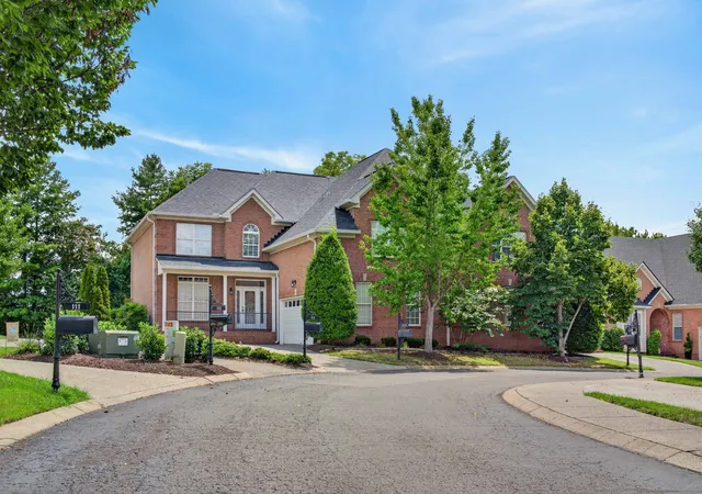 Photo 2 of Single family home for sale at 117 Belmont Cir, Hendersonville, TN 37075 | MLS# 3317687 | Listing updated on 2026-08-30