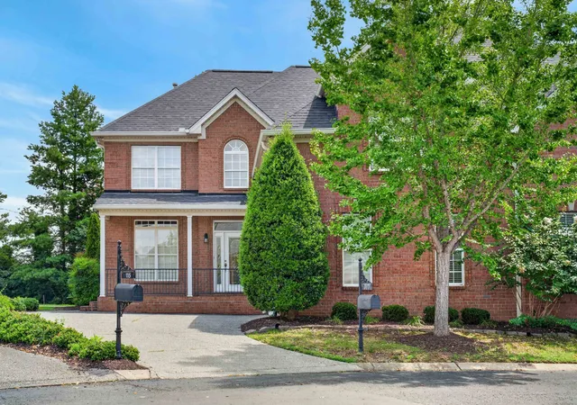 Photo 3 of Single family home for sale at 117 Belmont Cir, Hendersonville, TN 37075 | MLS# 3317687 | Listing updated on 2026-08-30