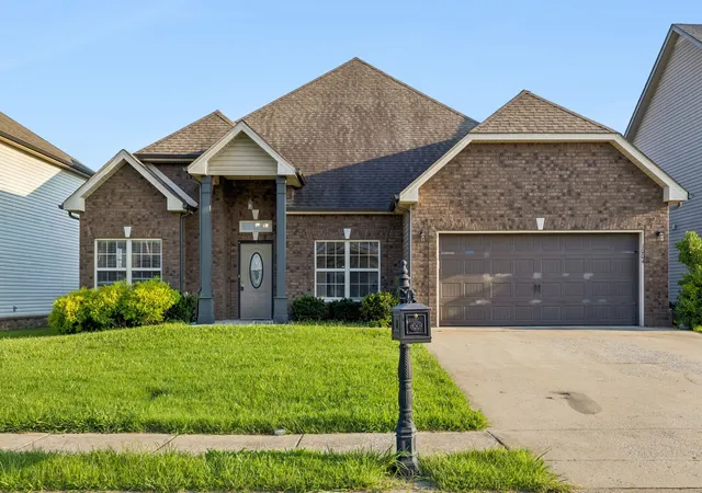 Photo 1 of Single family home for sale at 1004 Thrasher Dr, Clarksville, TN 37040 | MLS# 3306309 | Listing updated on 2026-08-19