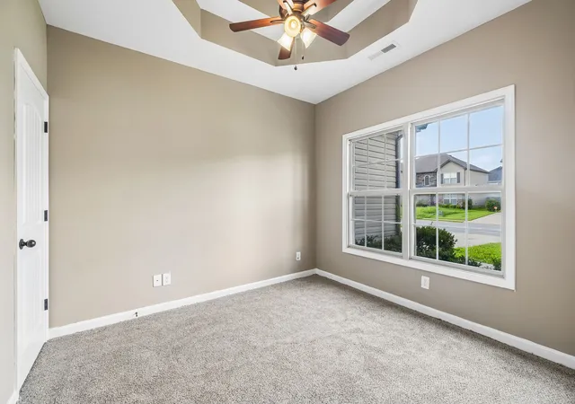 Photo 4 of Single family home for sale at 1004 Thrasher Dr, Clarksville, TN 37040 | MLS# 3306309 | Listing updated on 2026-08-19
