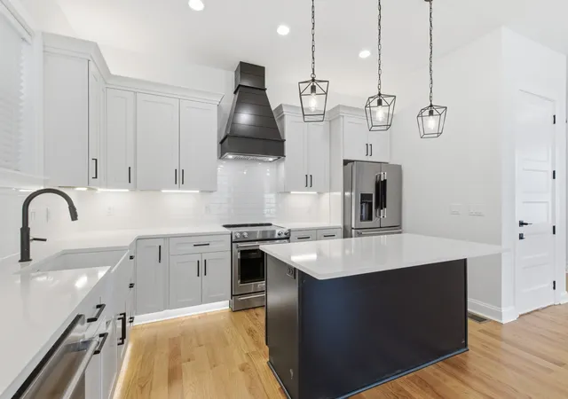 Photo 4 of Single family home for sale at 2314 18th Avenue N, Nashville, TN 37208 | MLS# 3306228 | Listing updated on 2026-09-06