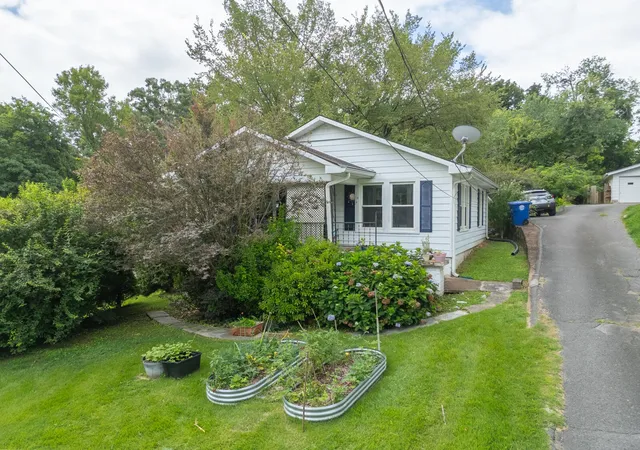 Photo 2 of Single family home for sale at 304 Signal View St, Chattanooga, TN 37415 | MLS# 3306243 | Listing updated on 2026-08-04