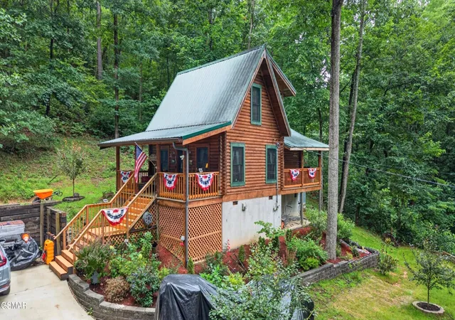 Photo 1 of Single family home for sale at 2104 Reid Ln, Sevierville, TN 37876 | MLS# 3591740 | Listing updated on 2026-10-25