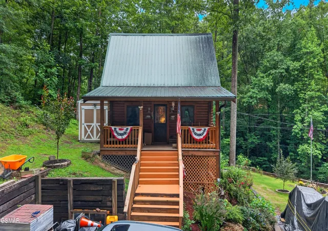 Photo 1 of Single family home for sale at 2104 Reid Ln, Sevierville, TN 37876 | MLS# 3591740 | Listing updated on 2026-10-25