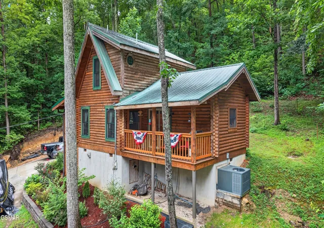 Photo 3 of Single family home for sale at 2104 Reid Ln, Sevierville, TN 37876 | MLS# 3591740 | Listing updated on 2026-10-25