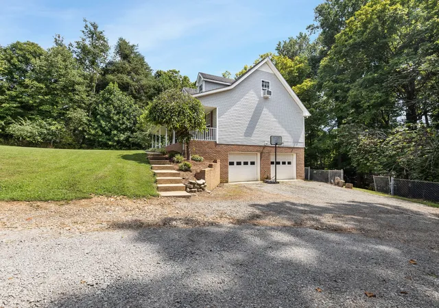 Photo 3 of Single family home for sale at 5221 Grand View Ln, Pleasant View, TN 37146 | MLS# 3306440 | Listing updated on 2026-09-06