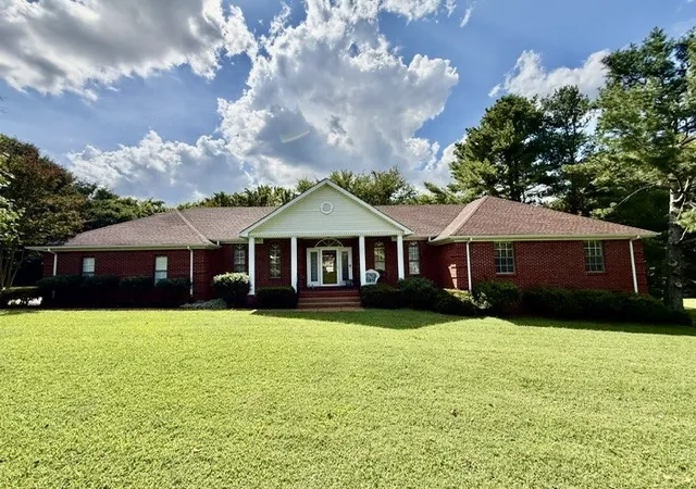 Photo 3 of Single family home for sale at 30 Oak Valley Dr, Spring Hill, TN 37174 | MLS# 3306355 | Listing updated on 2026-09-15