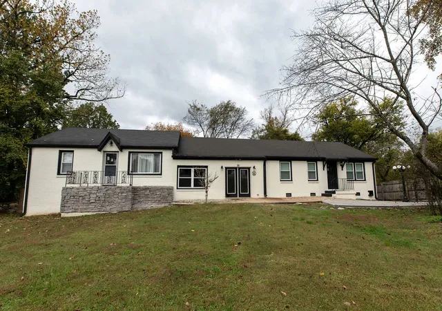 Photo 4 of Multi family home for sale at 30 E Thompson Ln, Nashville, TN 37211 | MLS# 3306402 | Listing updated on 2026-08-21