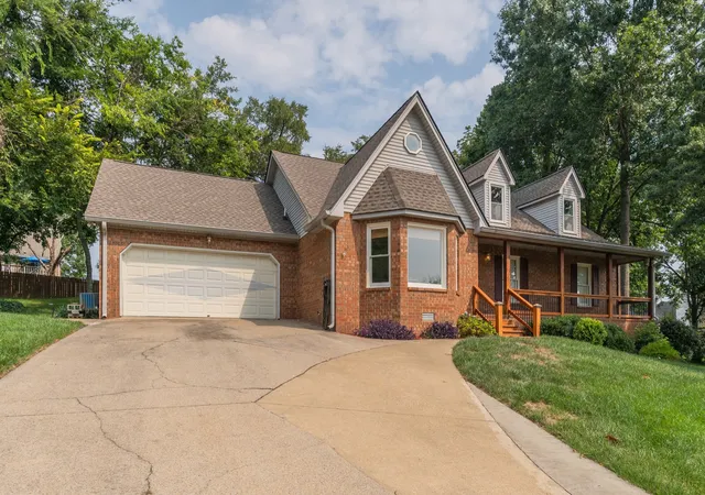 Photo 2 of Single family home for sale at 1010 Ash Cir, La Vergne, TN 37086 | MLS# 3314637 | Listing updated on 2026-08-31