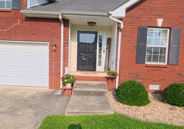 Photo 3 of Sale Pending at 1464 Cedar Springs Cir, Clarksville, TN 37042 | MLS# 3309229 | Listing updated on 2026-08-17