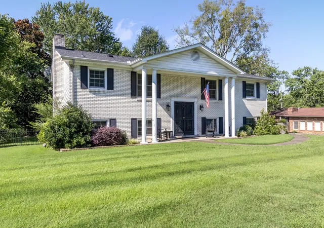 2nd image of 206 Ridgecrest Dr, Murfreesboro, TN 37130 | MLS# 3336007
