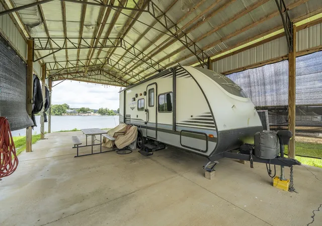 29th image of 987 River Front Dr, Clifton, TN 38425 | MLS# 3306442