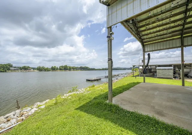 3rd image of 987 River Front Dr, Clifton, TN 38425 | MLS# 3306442