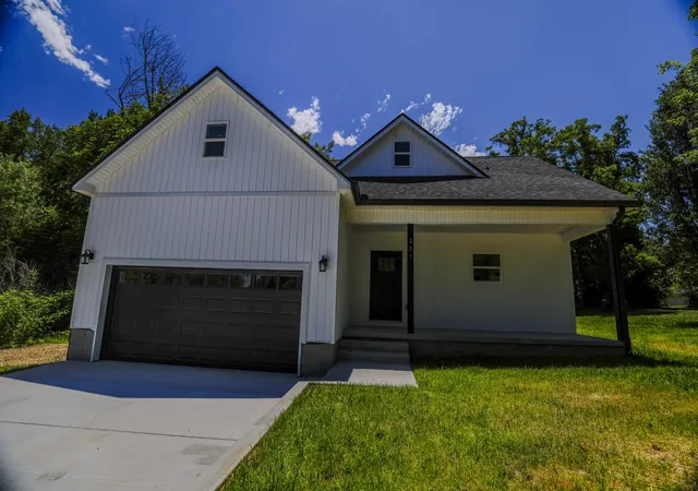 1st image of 205 W Minnie Ave, Monterey, TN 38574 | MLS# 3306464