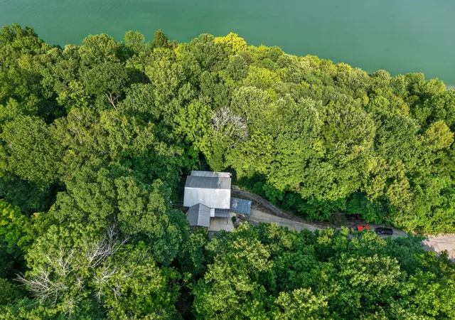 3rd image of 1025 Lakeside Dr, Smithville, TN 37166 | MLS# 3312182