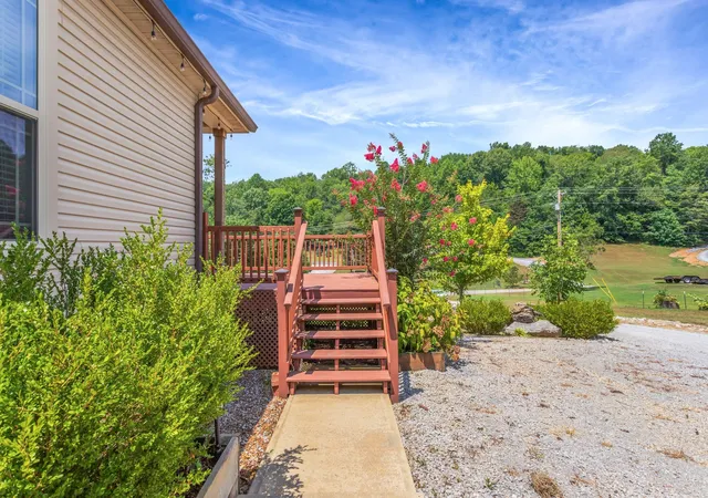 Photo 4 of Manufactured home for sale at 2071 Preacher Holt Rd, Mount Pleasant, TN 38474 | MLS# 3306551 | Listing updated on 2026-10-17