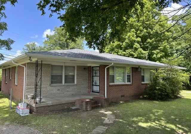 Photo 1 of Single family home for sale at 5002 Collinwood Dr, Clarksville, TN 37042 | MLS# 3306508 | Listing updated on 2026-09-03
